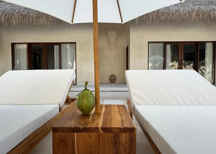 Nomadas Villa *